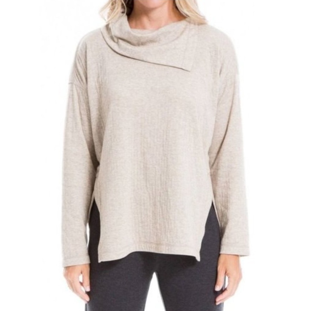 Max Studio Beige Split Neck Pullover Sweater in Oatmeal